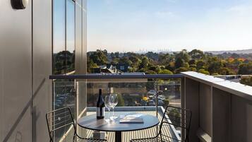 Minibar, coffres-forts dans les chambres, ameublement personnalisé