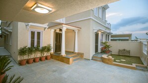 Mặt tiền nơi lưu trú
