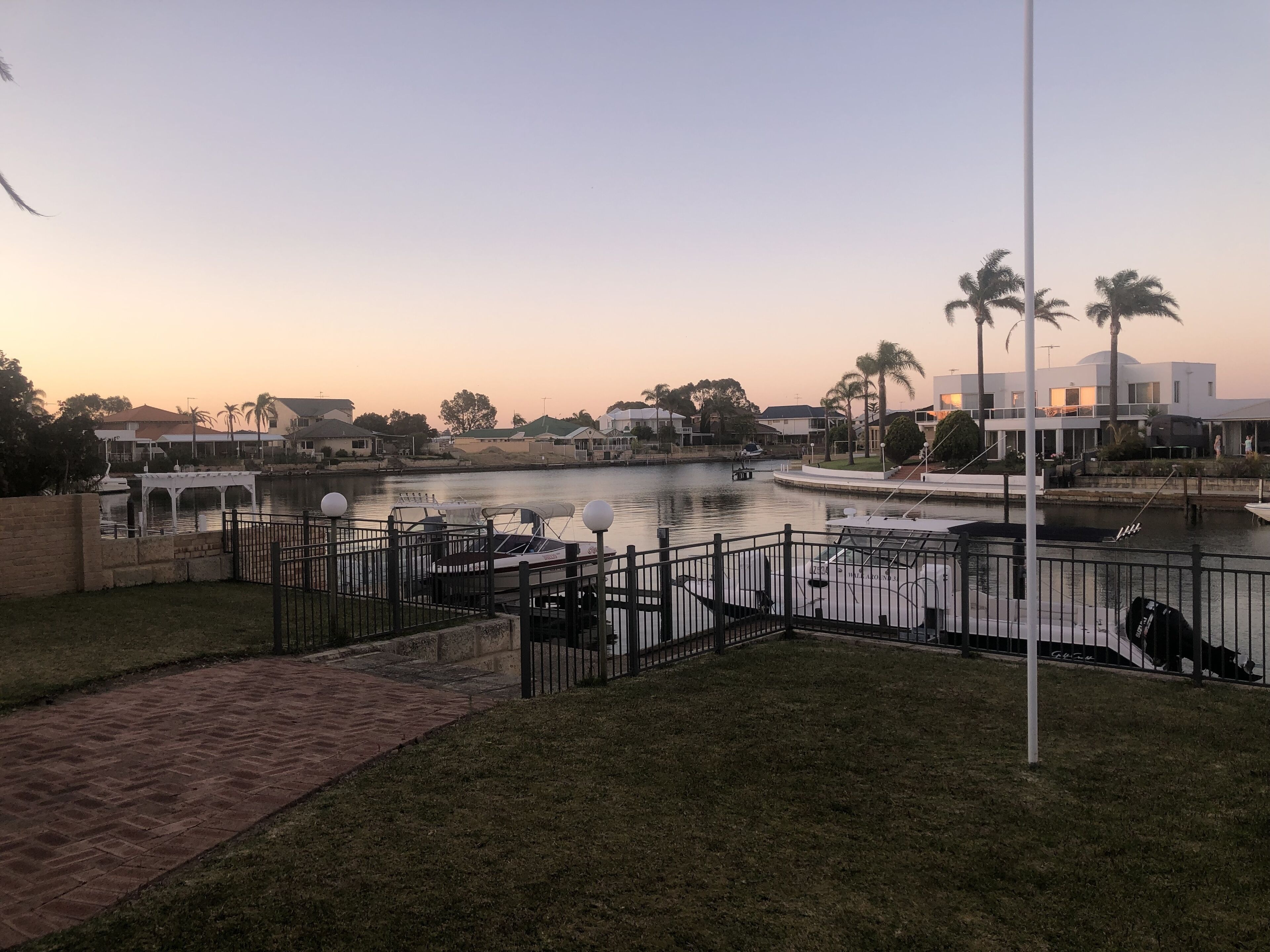 AMAZING Waterside Living: an ultimate holiday getaway