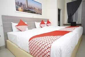 Superior Suite, Non Smoking | Desk, free WiFi, bed sheets