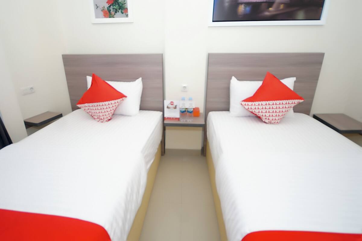 Deluxe-Zweibettzimmer, Nichtraucher | Schreibtisch, kostenloses WLAN, Bettwäsche