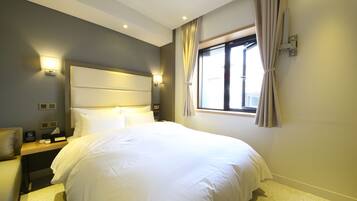 Standard Double Room, Bathtub | Premium bedding, down comforters, desk, laptop workspace