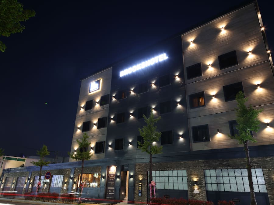 Front of property - evening/night