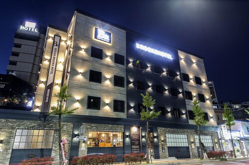 Brooks Hotel