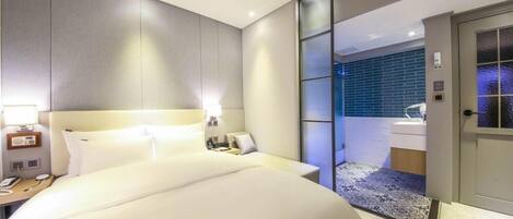 Standard Double Room | Premium bedding, down comforters, desk, laptop workspace