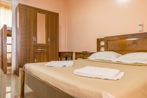 Comfort Double Room, 1 Double Bed, Accessible, Sea View | 2 bedrooms, individually furnished, soundproofing, iron/ironing board