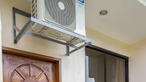 Pintu masuk properti