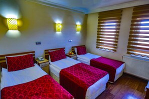 Phòng 3 dành cho gia đình, 1 phòng ngủ, không hút thuốc, quang cảnh thành phố | Phòng cách âm, truy cập Internet không dây miễn phí, bộ trải giường 