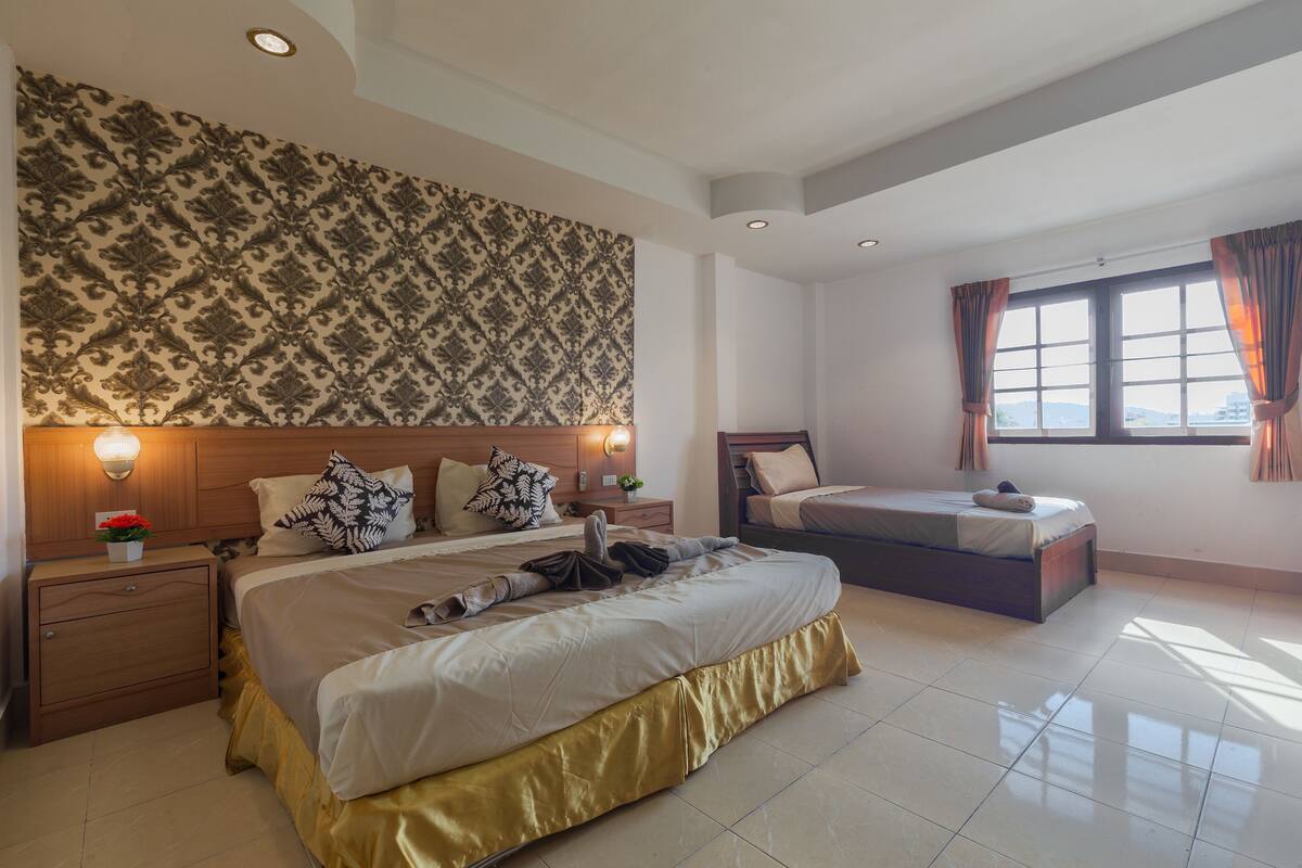 In-room safe, iron/ironing board, free WiFi, bed sheets