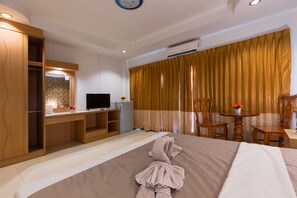 In-room safe, iron/ironing board, free WiFi, bed sheets