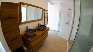 3-Bedroom Pool Villa | Waschbecken im Bad