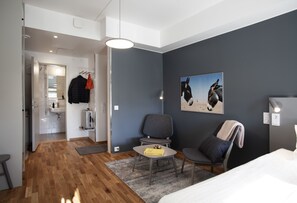 Studio King with kitchenette | Premium bedding, individually decorated, blackout drapes, soundproofing - First Hotel The Studio (Kista)