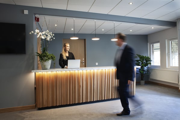Lobby - First Hotel The Studio (Kista)