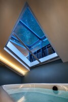 Design Loft | Minibar, in-room safe, individually decorated, individually furnished