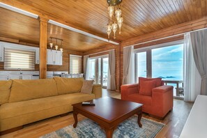 Villa | Wohnzimmer | LCD-Fernseher