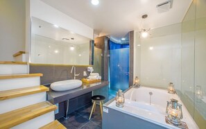 Standard Room, Hot Tub (Tub only available May-Nov) | Bathroom | Separate tub and shower, free toiletries, hair dryer