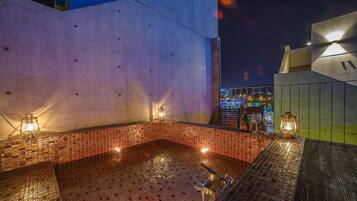 Standard Room, Hot Tub (Tub only available May-Nov) | Private pool