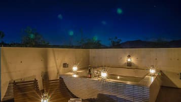 Standard Room, Hot Tub (Tub only available May-Nov) | Private pool