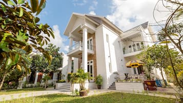 Fachada de la propiedad