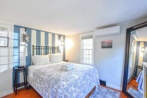 3 bedrooms, iron/ironing board, WiFi, bed sheets - Home Near Oceanside Beaches Dog Friendly! (Wellfleet)