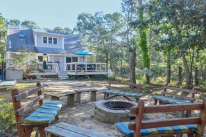 Terrace/patio - Home Near Oceanside Beaches Dog Friendly! (Wellfleet)