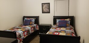 3 bedrooms, iron/ironing board, WiFi, bed sheets