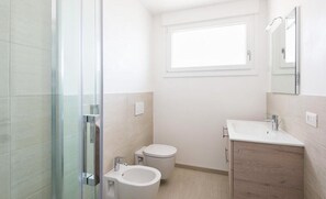 Apartment, 1 Bedroom | Bathroom