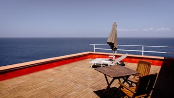 Suite Luxury, 1 letto queen, terrazzo, vista mare | Terrazza/patio