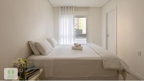 3 quartos, ferros/tábuas de passar roupa, Wi-Fi, roupa de cama