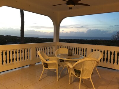 Casa Anonna - Stunning oceans views and pool!