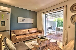 Premier Apartment, Multiple Beds, Non Smoking | Living area | Flat-screen TV - Queensbury 4 (Cape Town)