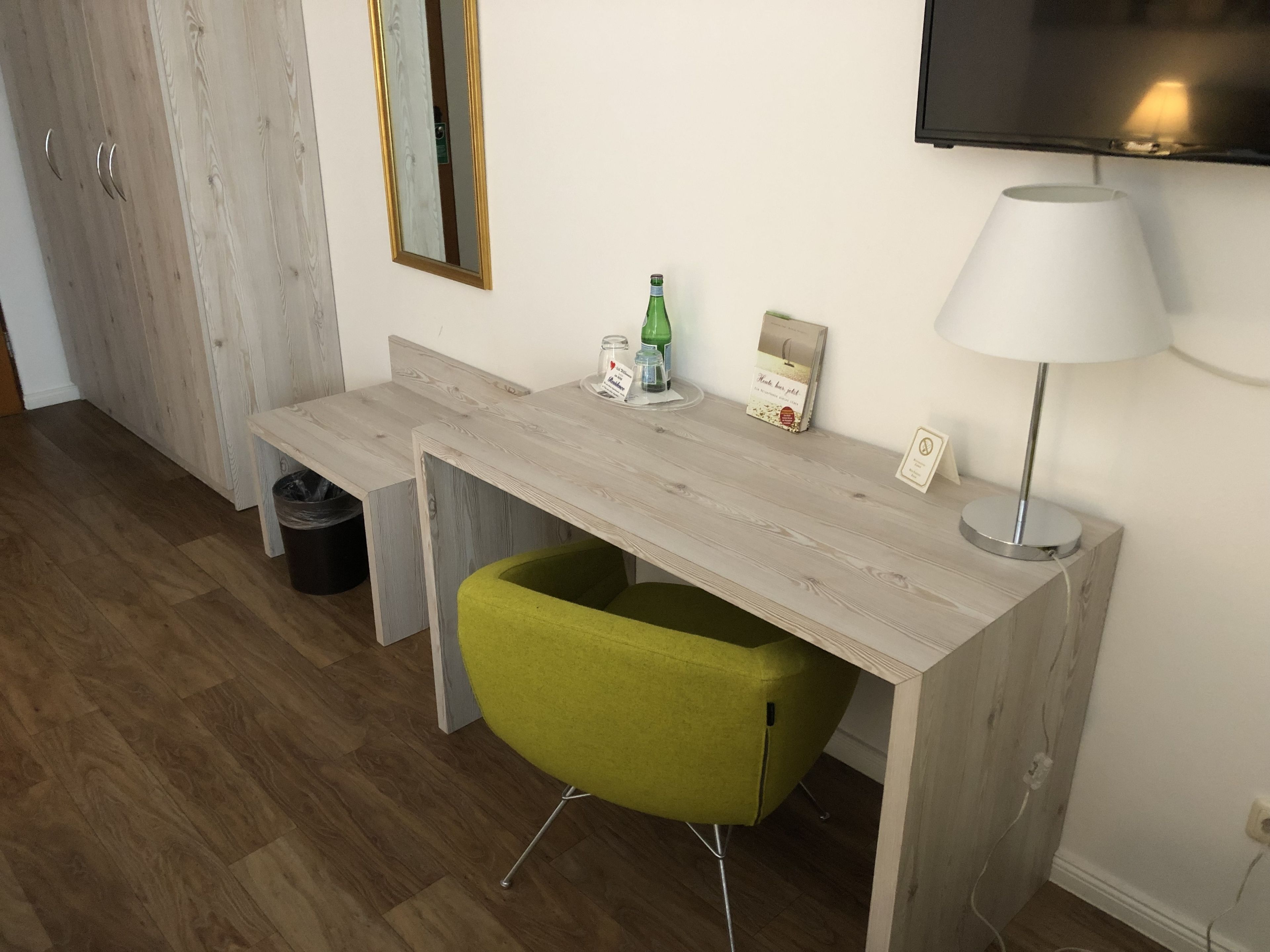 Double Room | Living area | Flat-screen TV