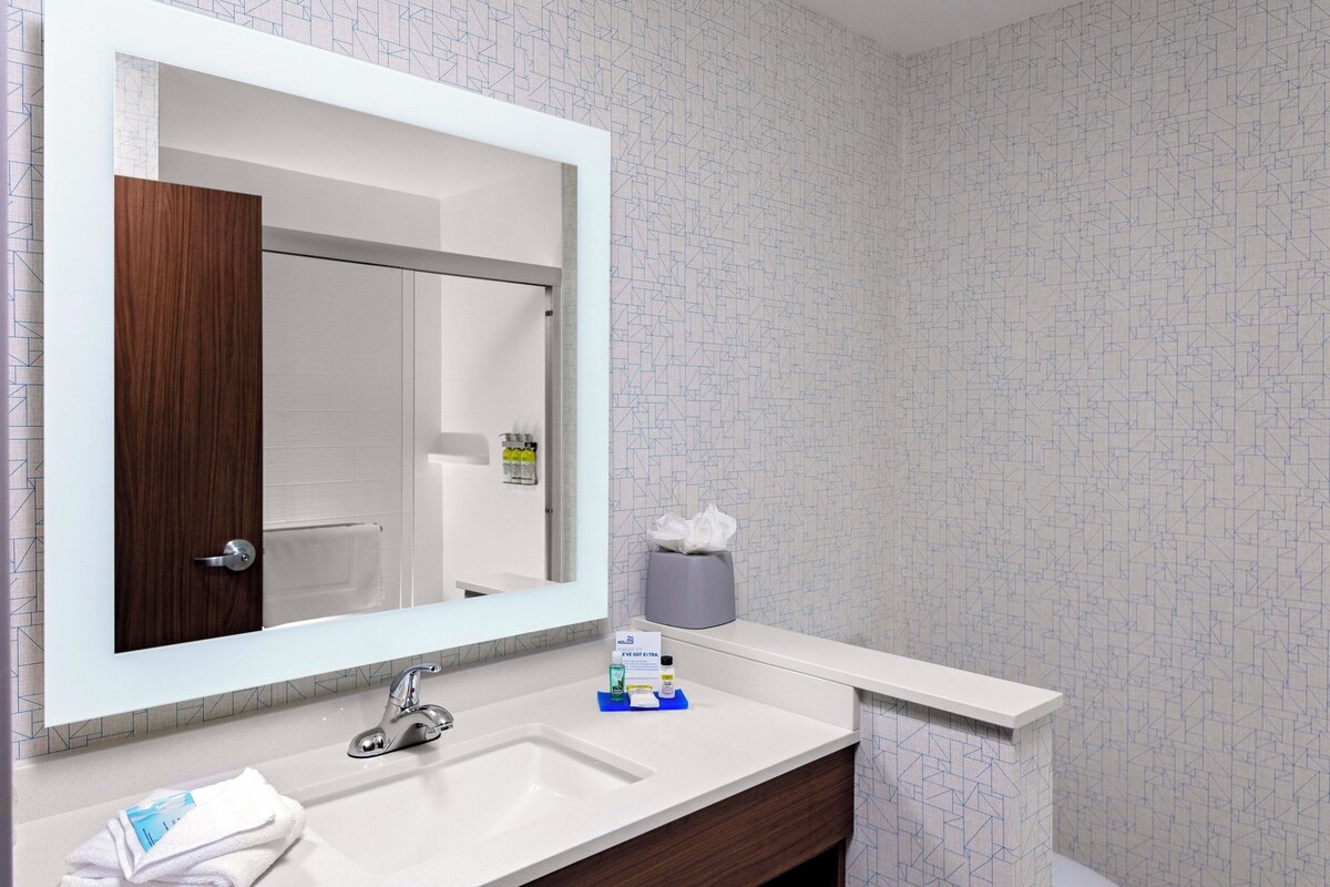 Suite, 1 King Bed, Accessible (Communications) | In-room safe, desk, laptop workspace, blackout drapes