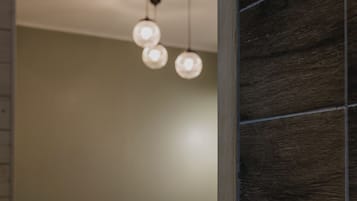 Deep-tissue massages, massages