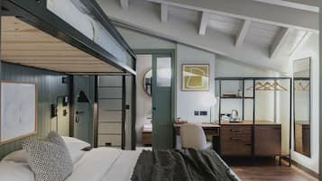 Superior Suite | 2 bedrooms, premium bedding, pillowtop beds, minibar