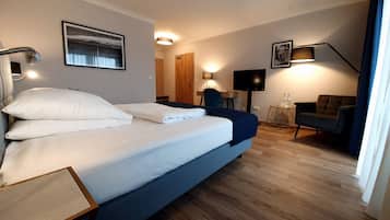 Business Double Room | In-room safe, desk, blackout drapes, free WiFi