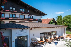 مدخل المنشأة