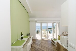 Apartment (Apartments Marmo - Deluxe One Bedroom) | 1 bedroom, free WiFi, bed sheets - Apartments Marmo (Zupa dubrovacka)
