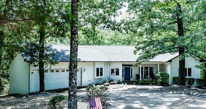 9SalvLn | Lake Balboa Area | Home | Sleeps 10