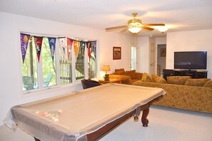 4 bedrooms, internet, bed sheets