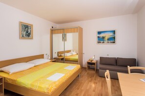 Estudio (Apartments Bibijana- Premium Studio A) | Sala de estar | Televisión de pantalla plana