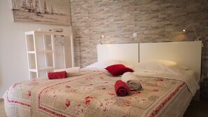 WiFi (free), bed sheets - Beautiful Sea View Apartments (Dubrovnik)