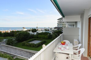 Apartment, 3 Bedrooms (L) | View from room