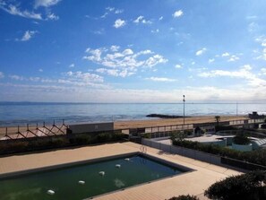 Piscine extérieure (ouverte en saison)