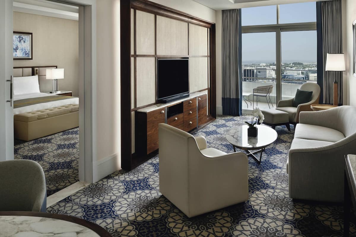 Family Room, Connecting Rooms