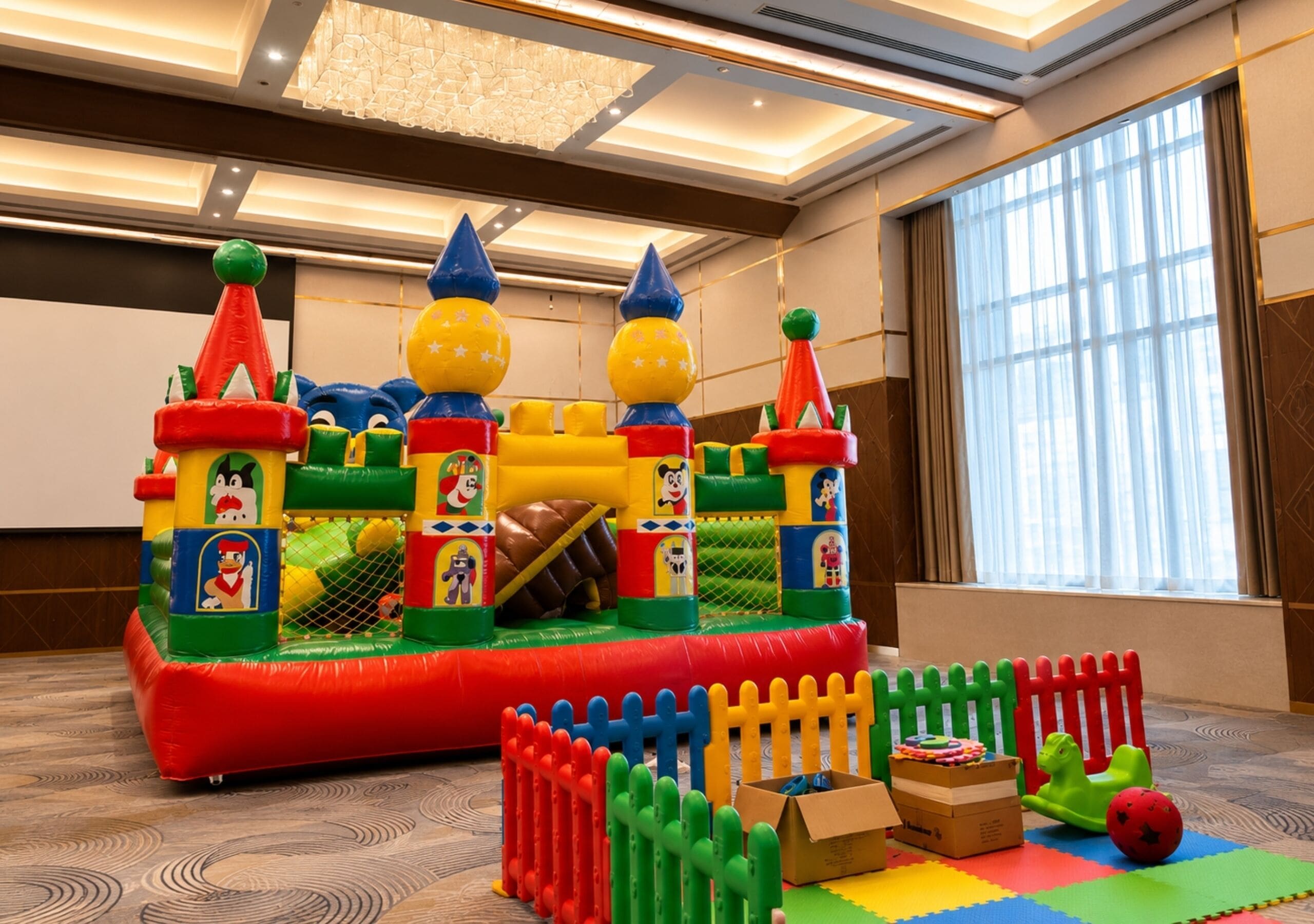 Innen-Kinderspielplatz