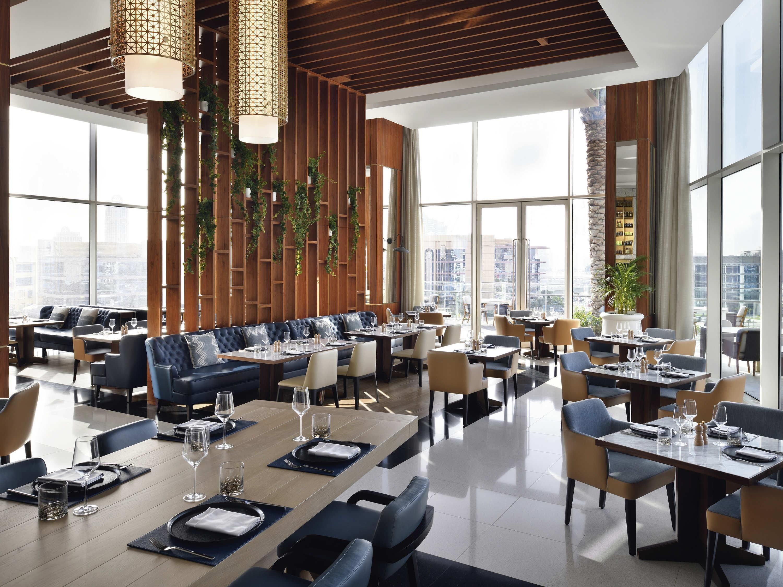 3 restaurants; breakfast, lunch, dinner and brunch served 