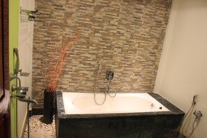 Shower, free toiletries, towels - Tango Beach Resort (Port Blair)