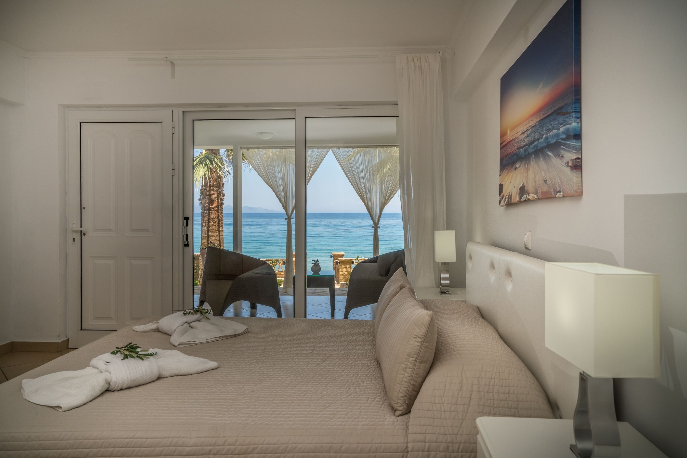 ファミリー スタジオ クイーンベッド 1 台ソファーベッド付き 禁煙 | セーフティボックス (室内)、防音設備、アイロン / アイロン台、ベビーベッド (無料)