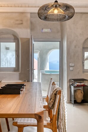 Traditional House, Jetted Tub, Sea View | Living area